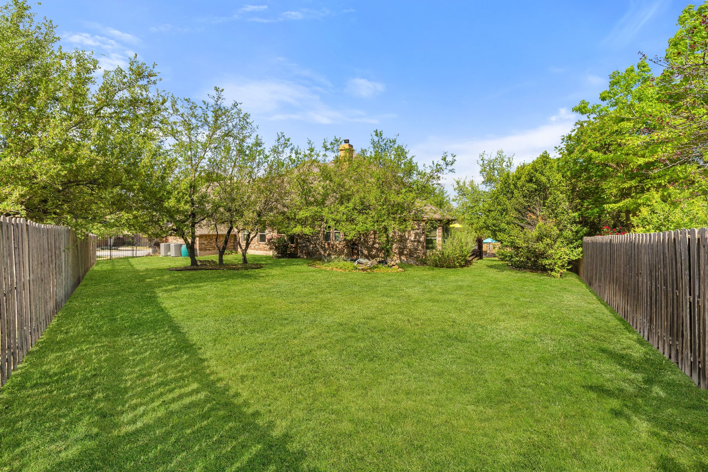  Refined Rocky Creek Living with Private Backyard Oasis - 物件實景