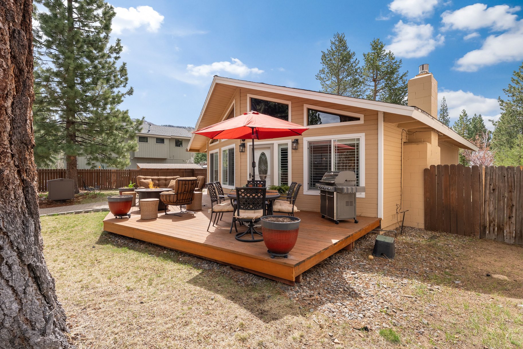  An Elevated Tahoe Retreat - 物件實景