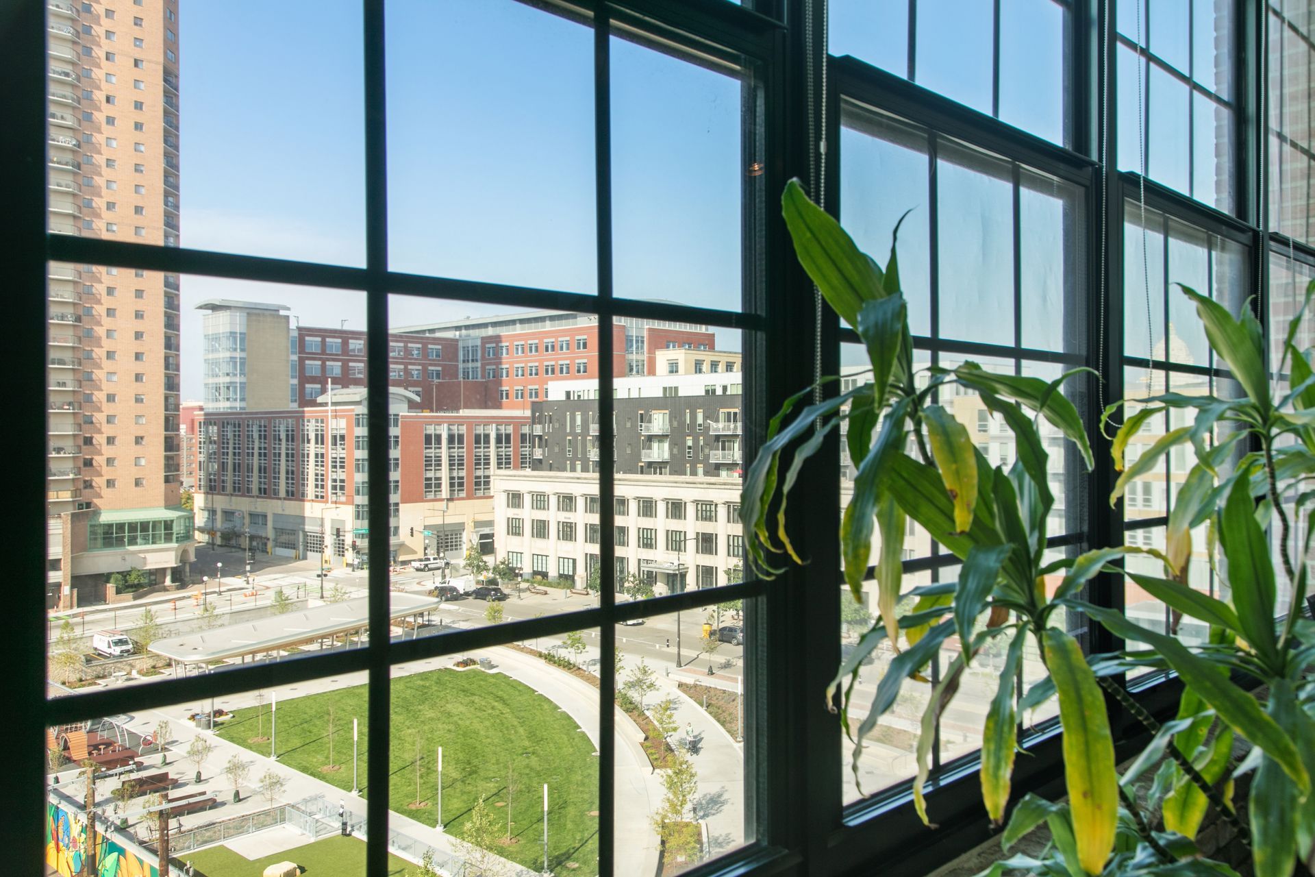  Industrial Elegance Meets City Convenience at The Rossmor - 物件實景