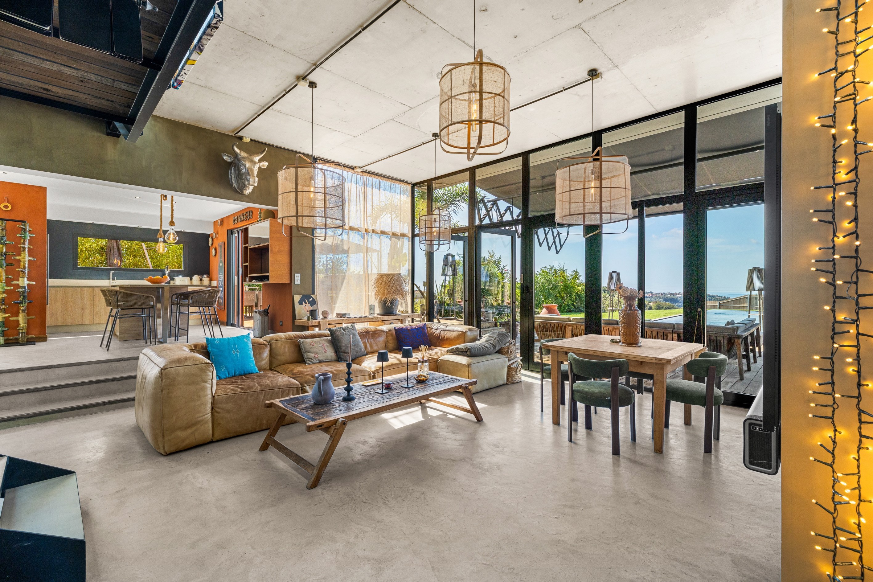  Spectacular Architect-Designed Villa with Pool and Sea Views in Nice Crémat - 物件實景