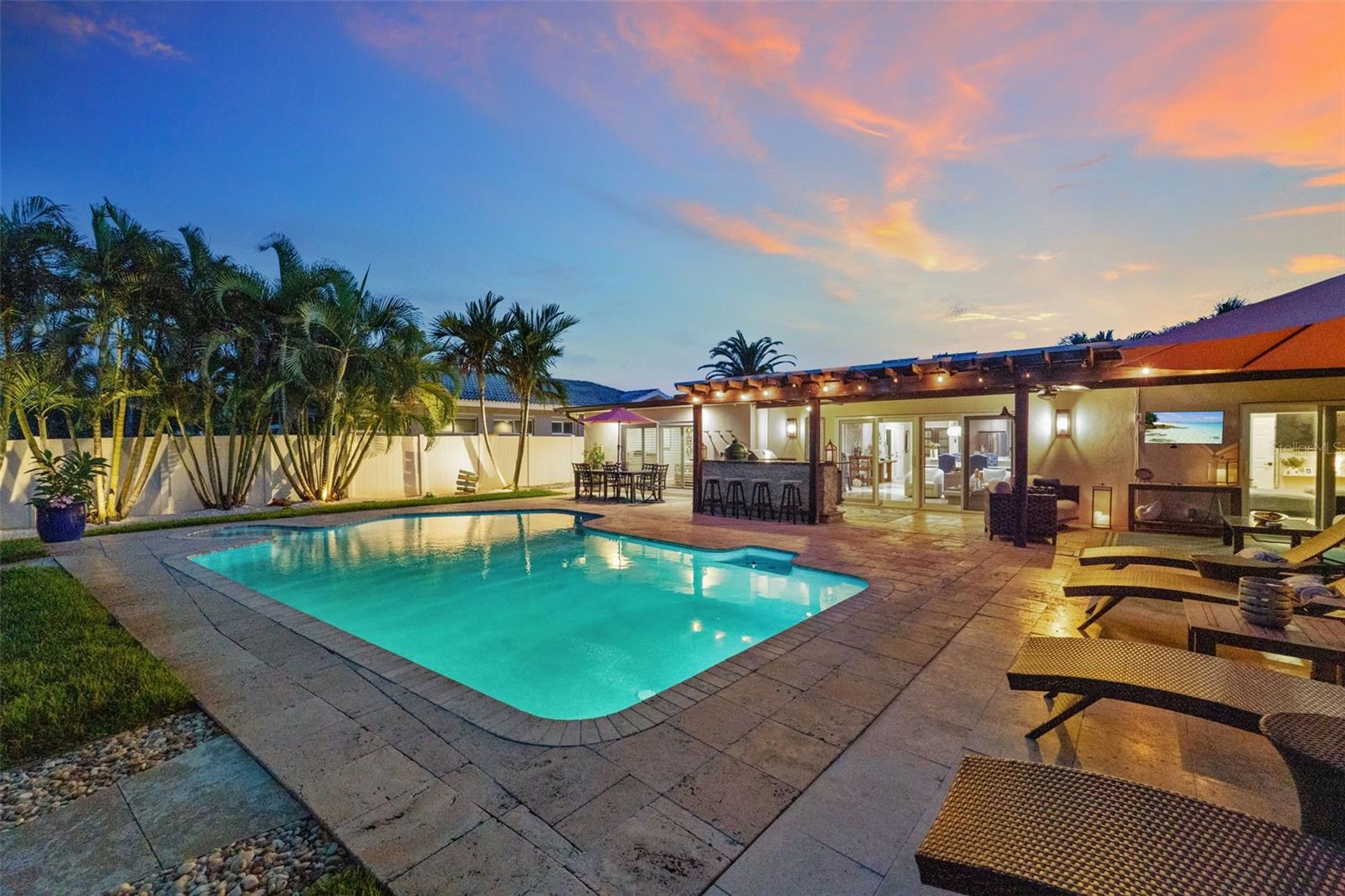 St. Petersburg, Florida, 33707, United States, 3 Bedrooms Bedrooms, ,2 BathroomsBathrooms,Residential,For Sale,1978831