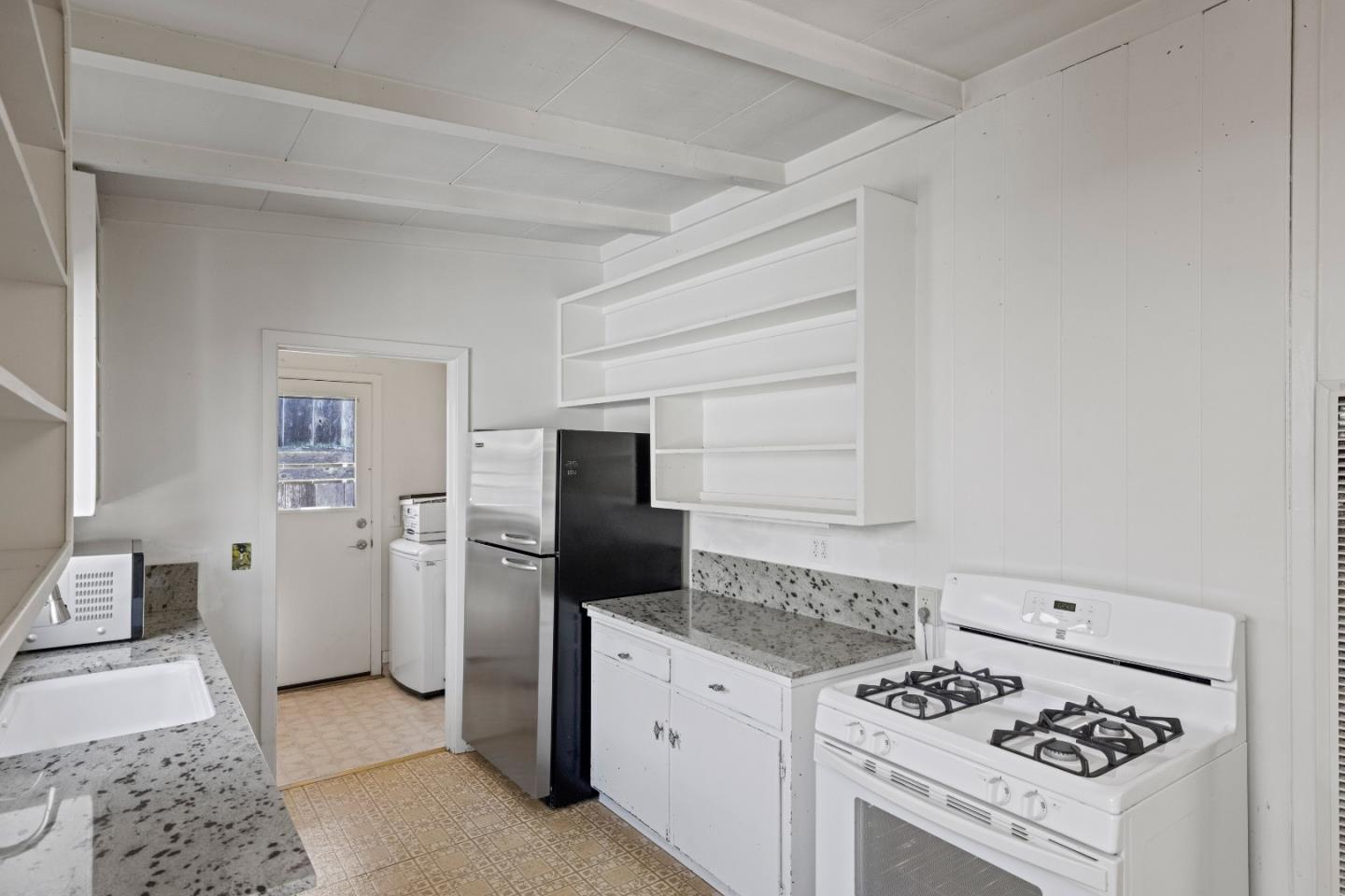 111 19th St, Pacific Grove, California, 93950, United States, 2 Bedrooms Bedrooms, ,1 BathroomBathrooms,Residential,For Sale,111 19th St,1664054