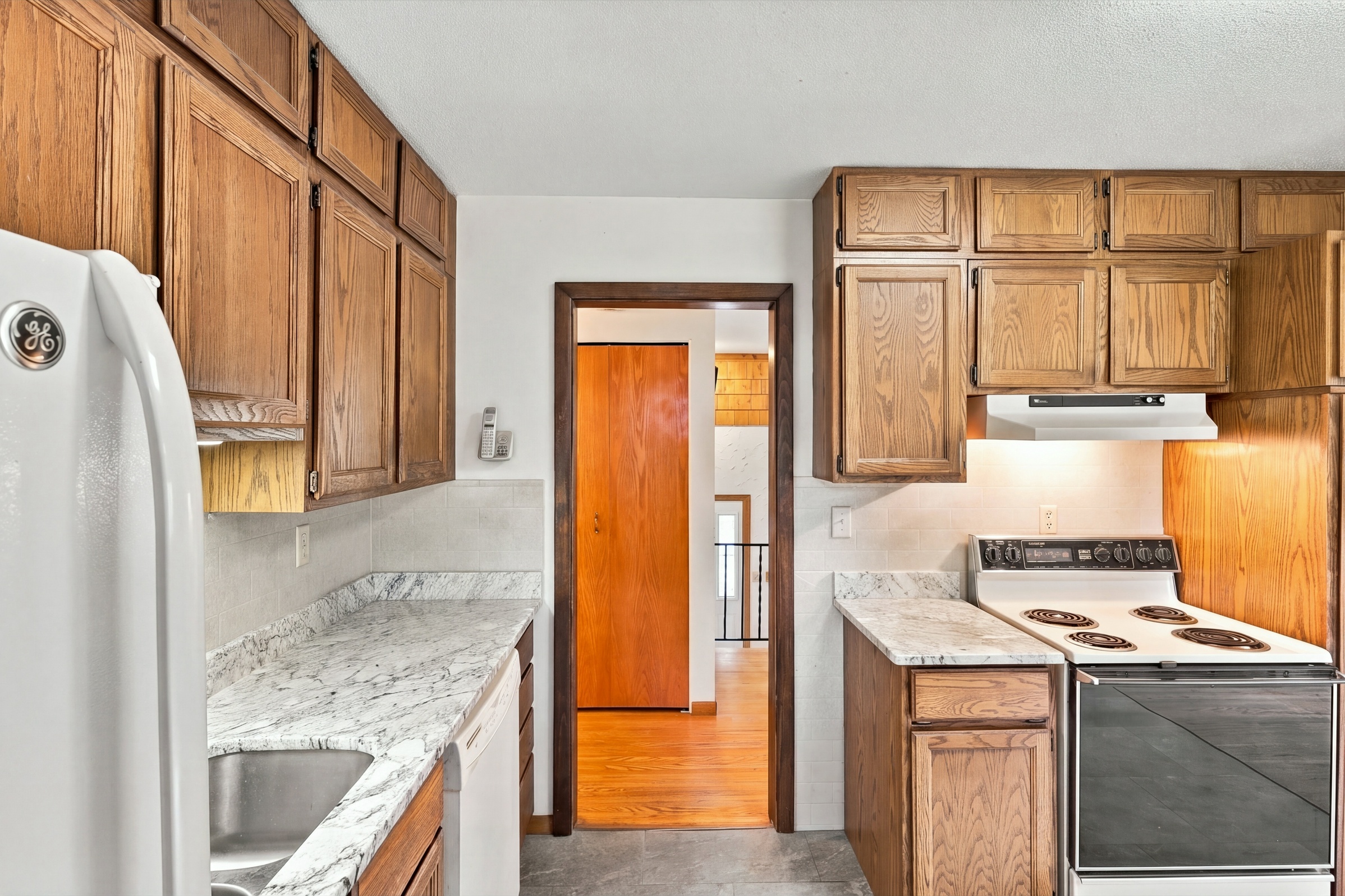  9087 Northwood Parkway, New Hope, MN 55427 - 物件實景