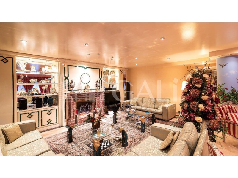 Andorra la Vella, Andorra, AD, 5 Bedrooms Bedrooms, ,4 BathroomsBathrooms,Residential,For Sale,1627592