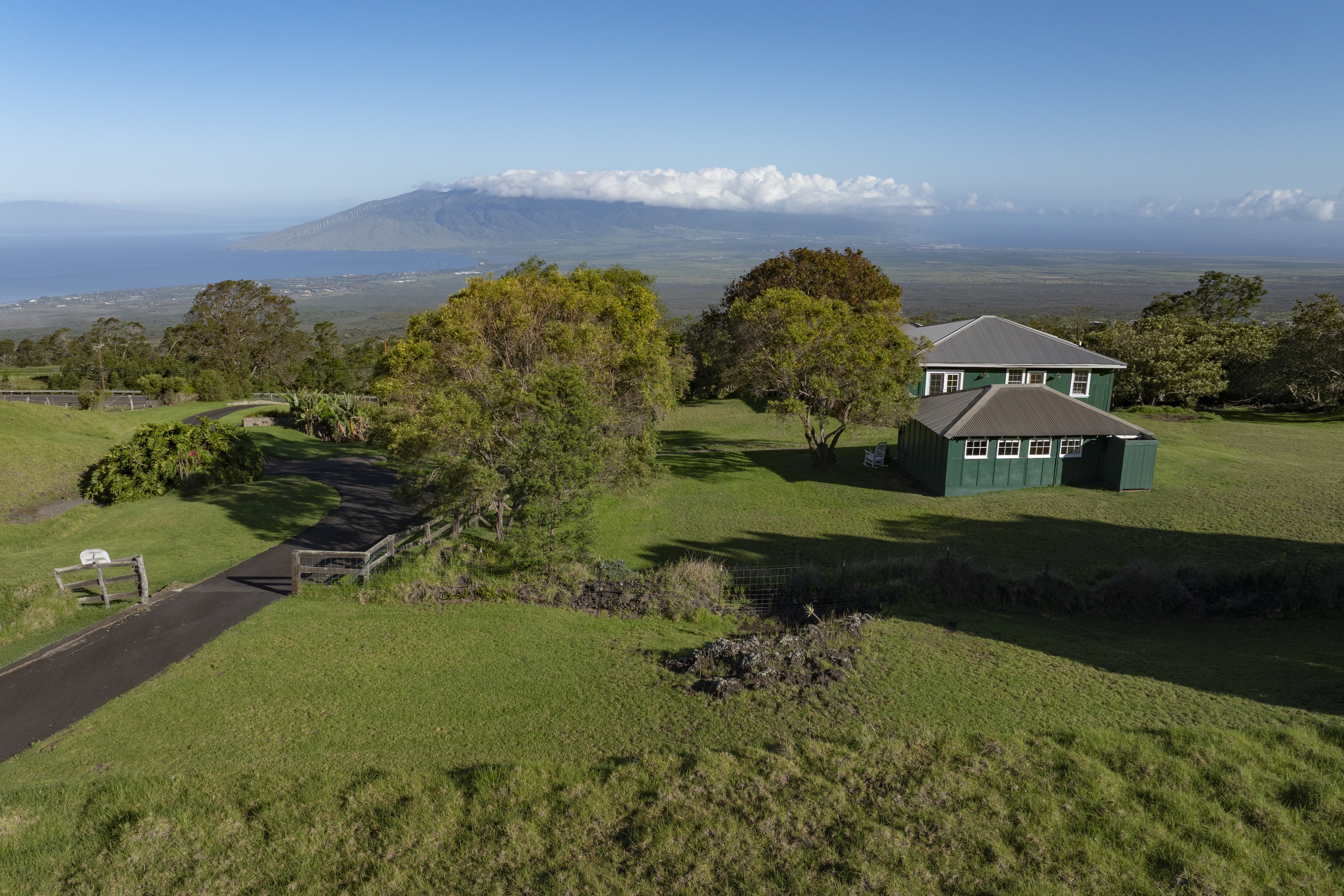  Private Kula estate on expansive acreage with panoramic Maui views - 物件實景