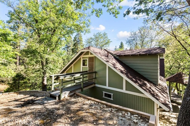 Lake Arrowhead, California, 92391, United States, 3 Bedrooms Bedrooms, ,4 BathroomsBathrooms,Residential,For Sale,1981303