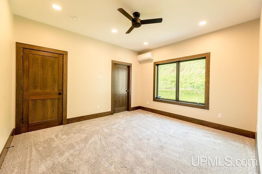 Houghton, Michigan, 49931, United States, 3 Bedrooms Bedrooms, ,3 BathroomsBathrooms,Residential,For Sale,1826025