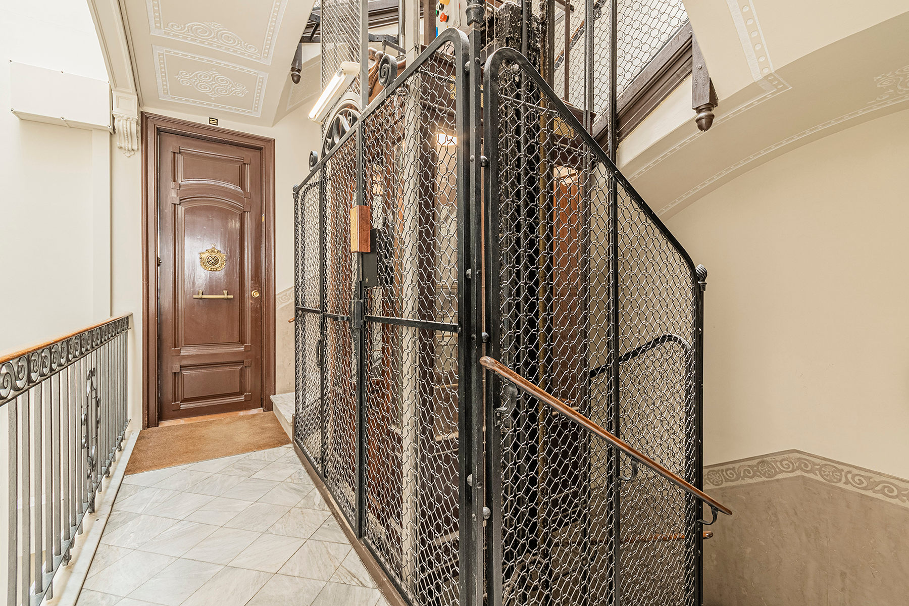  Extraordinary apartment on high floor in central Eixample - 物件實景