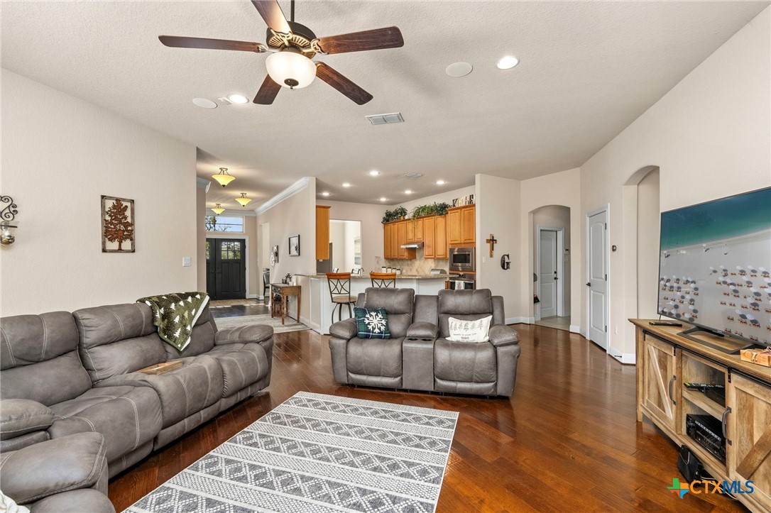 Fischer, Texas, 78623, United States, 4 Bedrooms Bedrooms, ,2 BathroomsBathrooms,Residential,For Sale,1989235