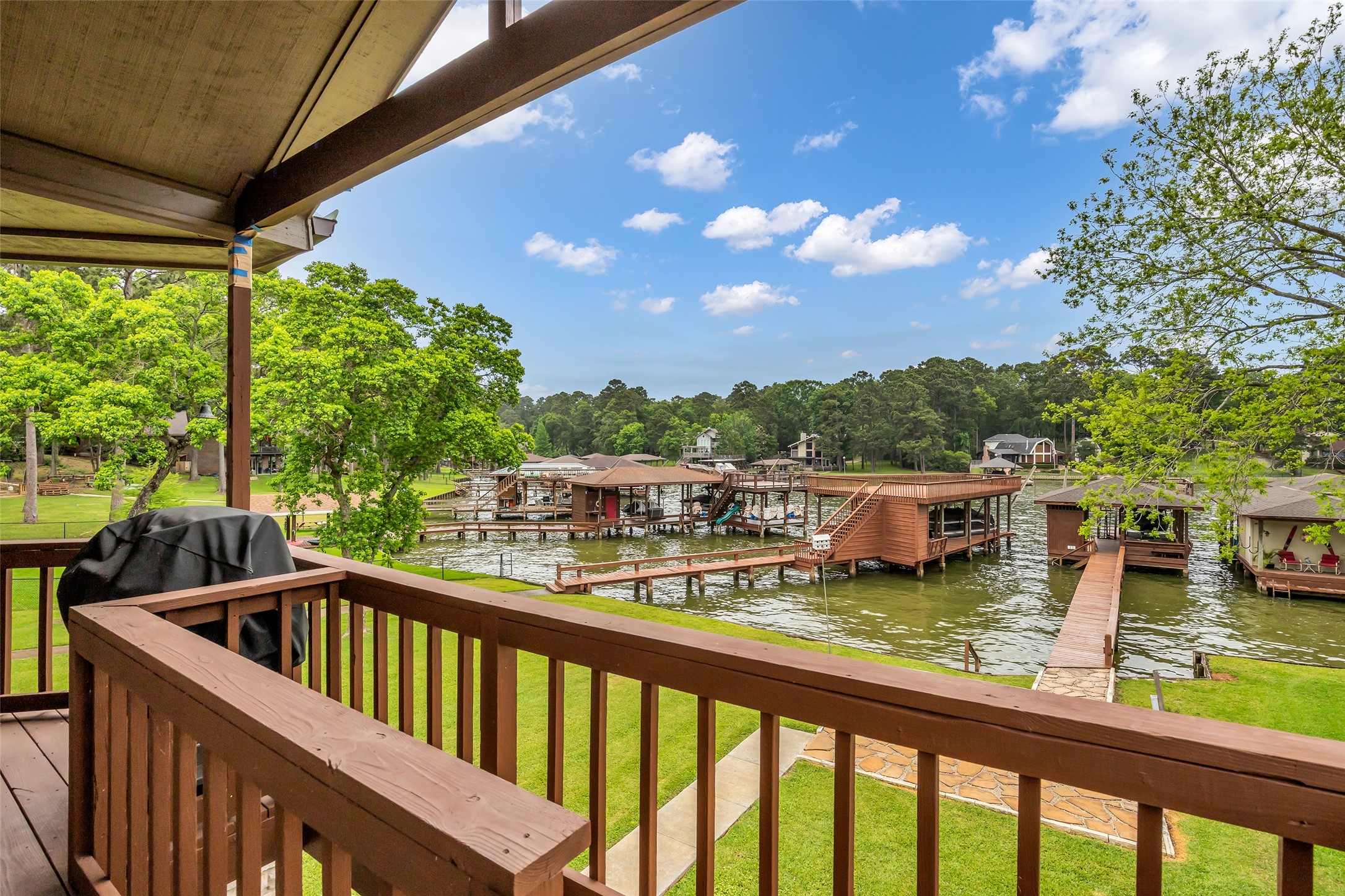  33 Harbour Point Circle - 物件實景