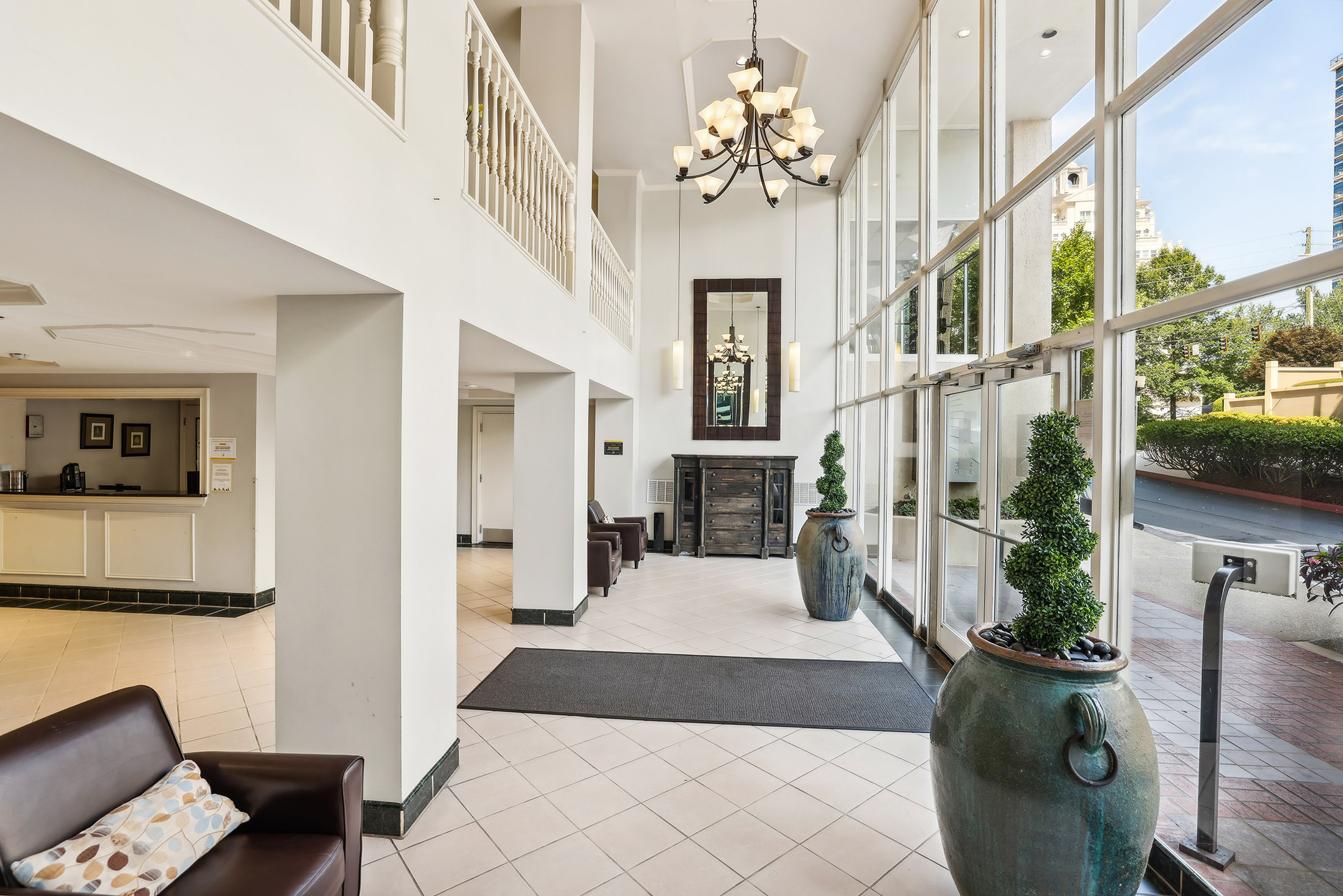  Light-filled Corner Residence at Park Lane - 物件實景