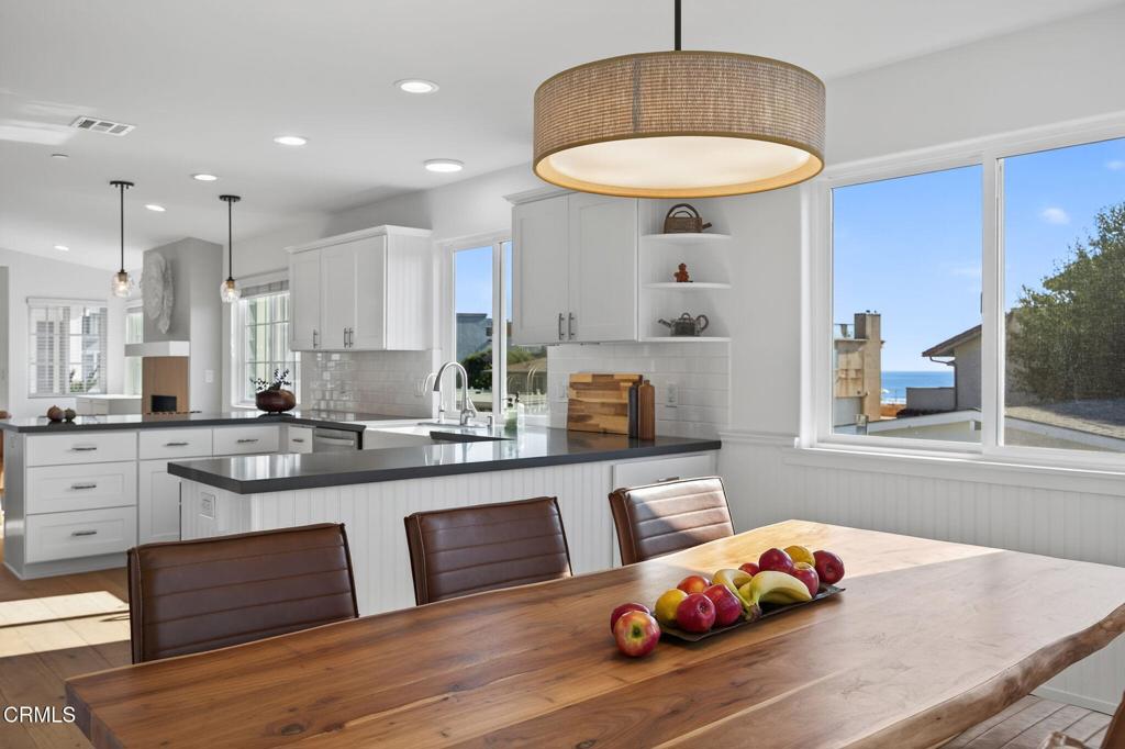 Ventura, California, 93001, United States, 4 Bedrooms Bedrooms, ,4 BathroomsBathrooms,Residential,For Sale,1975034