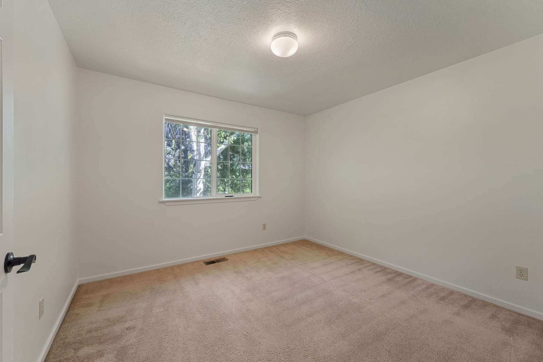  1052 NE Francis Court Bend, OR 97701 - 物件實景
