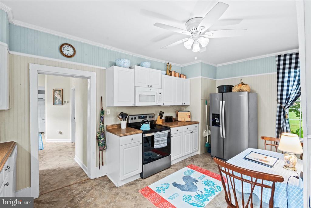 Colonial Beach, Virginia, 22443, United States, 4 Bedrooms Bedrooms, ,2 BathroomsBathrooms,Residential,For Sale,1926238
