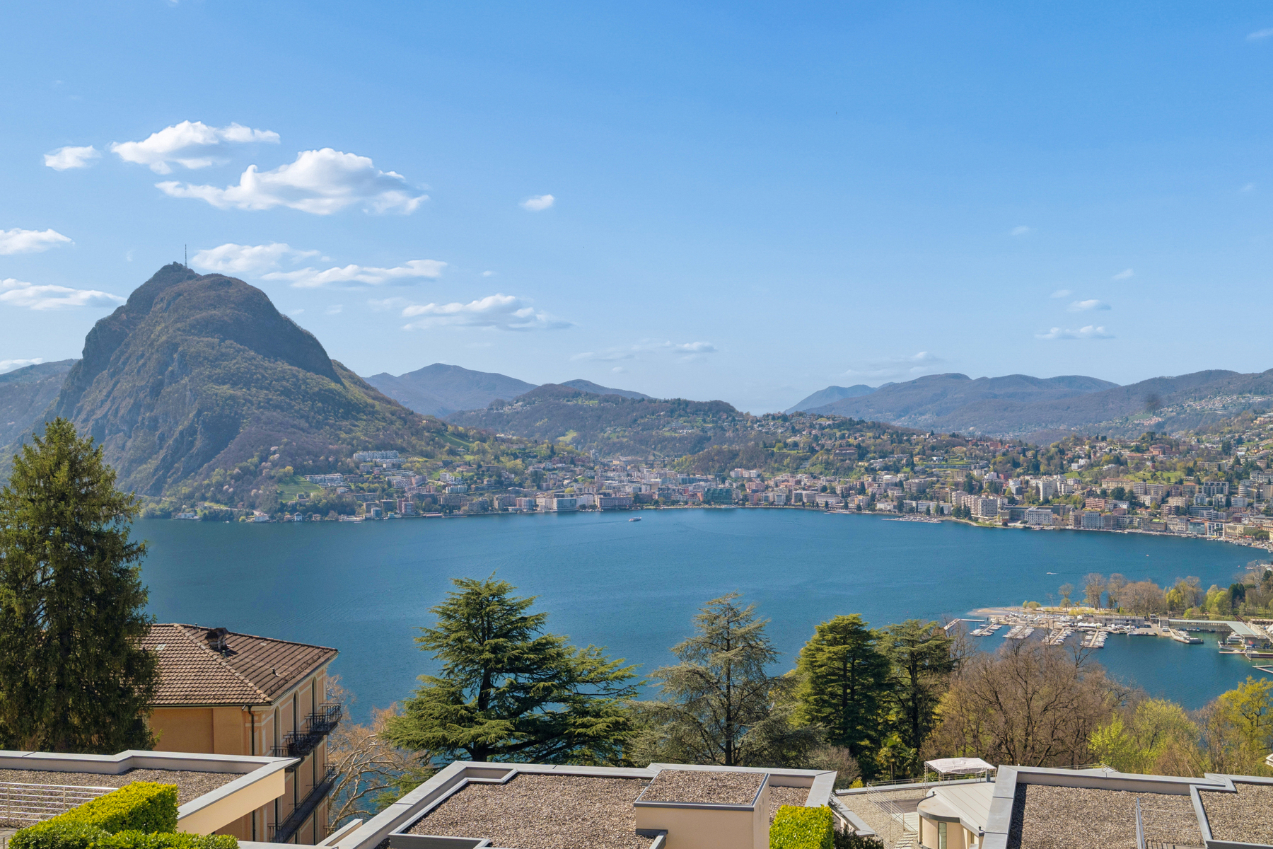  Penthouse-duplex with commanding views of Lake Lugano - 物件實景