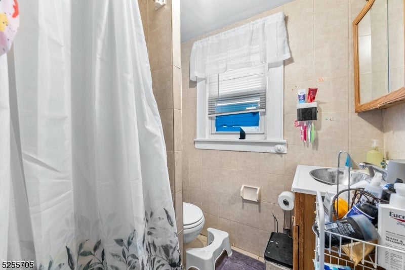 Belleville Twp., New Jersey, 07109, United States, ,2 BathroomsBathrooms,Residential,For Sale,1980231