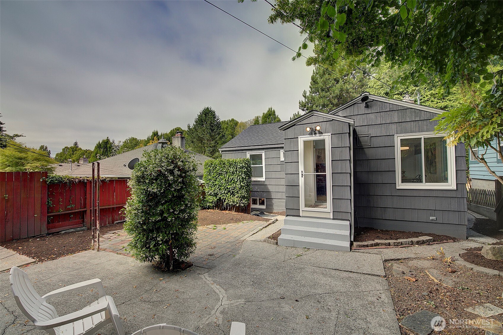 Seattle, Washington, 98126, United States, 3 Bedrooms Bedrooms, ,2 BathroomsBathrooms,Residential,For Sale,1882330
