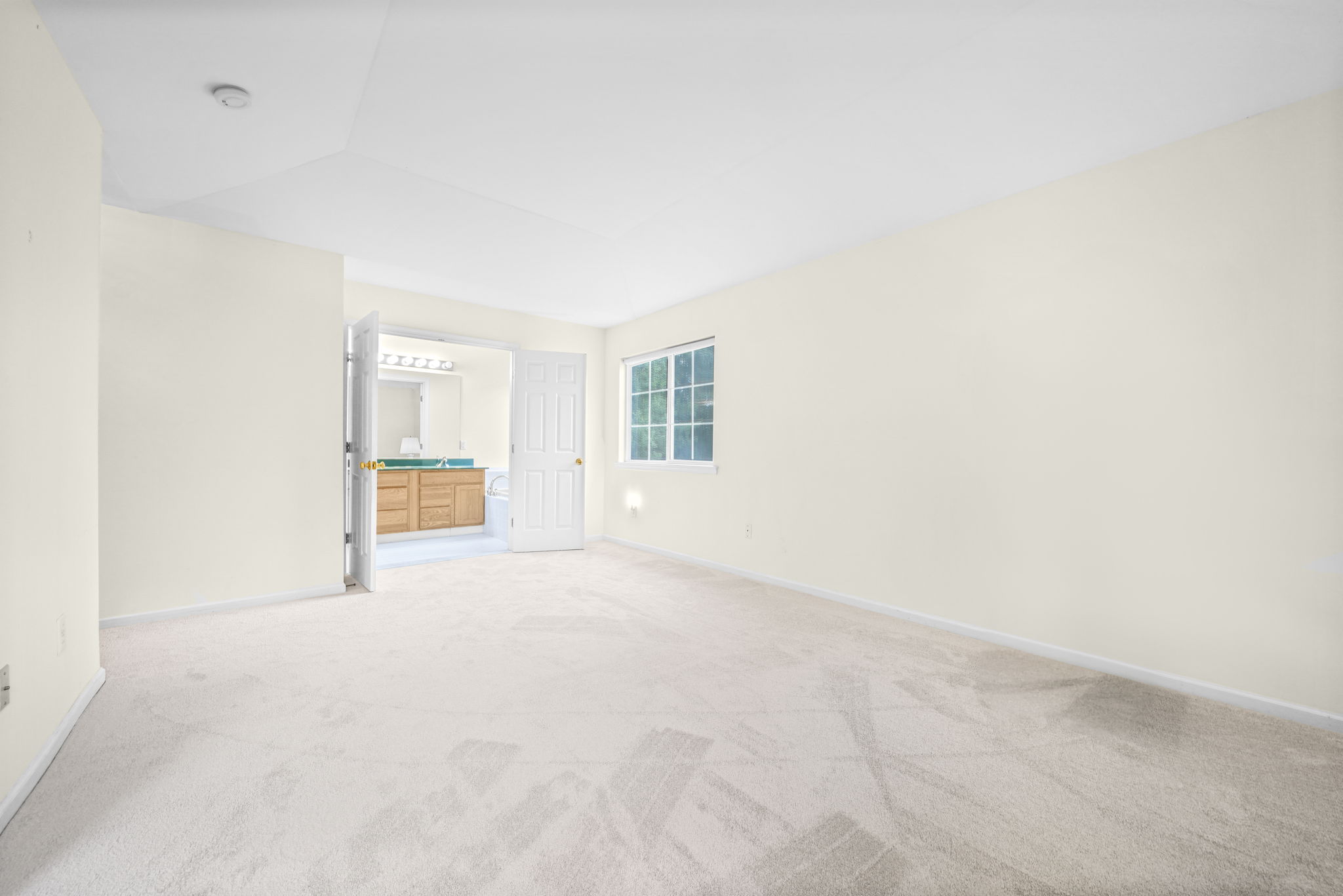 Mount Olive Township, New Jersey, 07828, United States, 4 Bedrooms Bedrooms, ,3 BathroomsBathrooms,Residential,For Sale,1976340