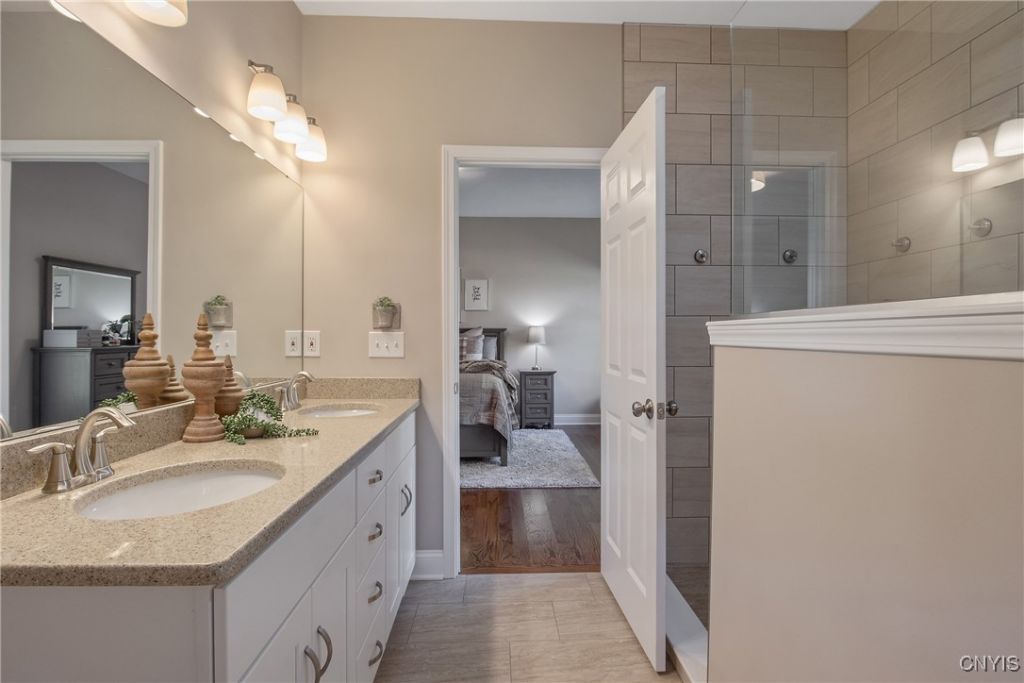 Liverpool, New York, 13090, United States, 3 Bedrooms Bedrooms, ,2 BathroomsBathrooms,Residential,For Sale,1972941