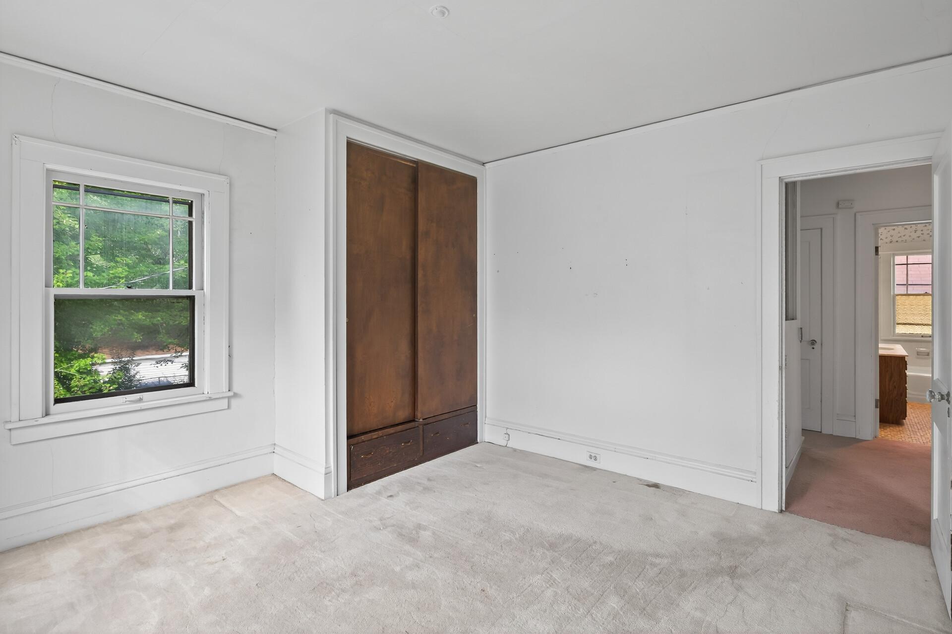 Minneapolis, Minnesota, 55409, United States, 4 Bedrooms Bedrooms, ,2 BathroomsBathrooms,Residential,For Sale,1959078
