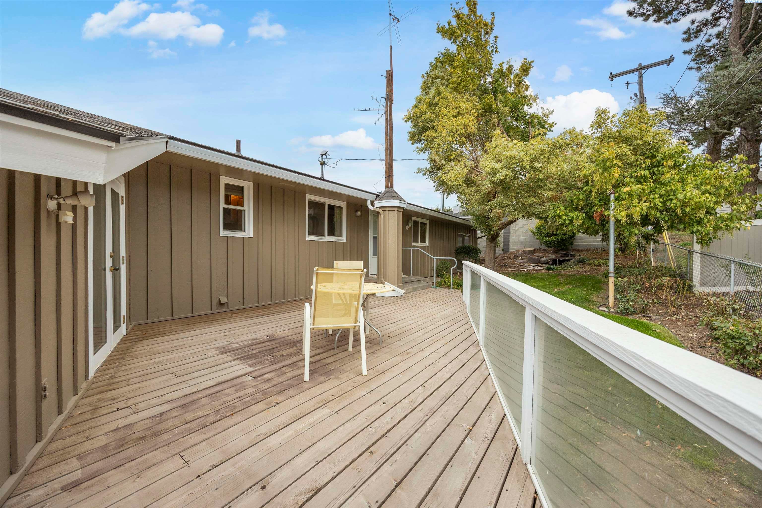 Sunnyside, Washington, 98944, United States, 3 Bedrooms Bedrooms, ,3 BathroomsBathrooms,Residential,For Sale,1973800