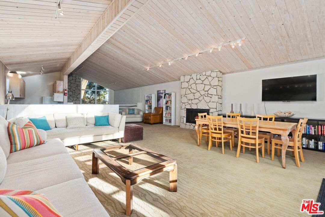 Malibu, California, 90265, United States, ,1 BathroomBathrooms,Residential,For Sale,1999798