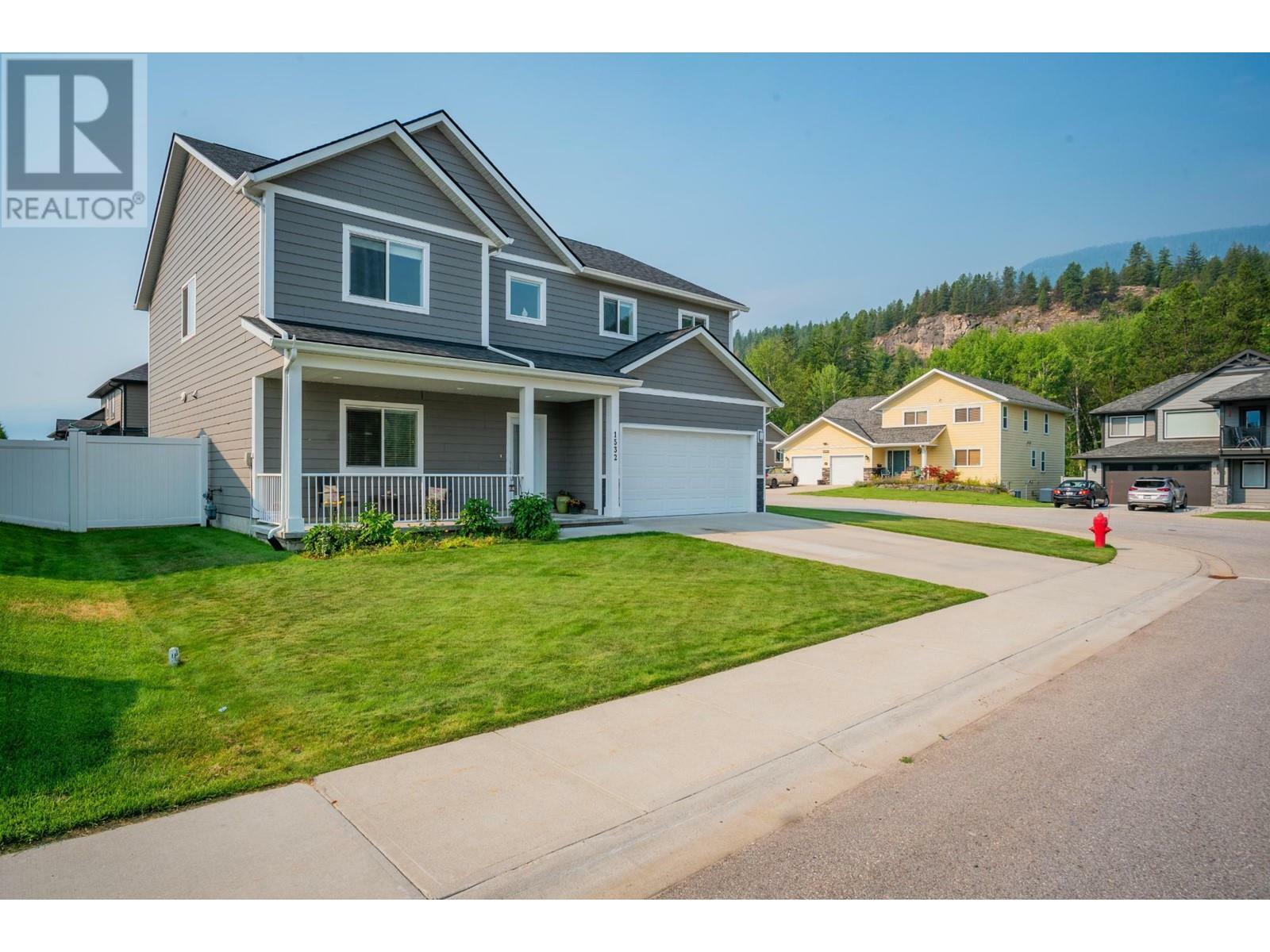 CASTLEGAR, British Columbia, V1N 4X8, CA, 4 Bedrooms Bedrooms, ,2 BathroomsBathrooms,Residential,For Sale,1839232