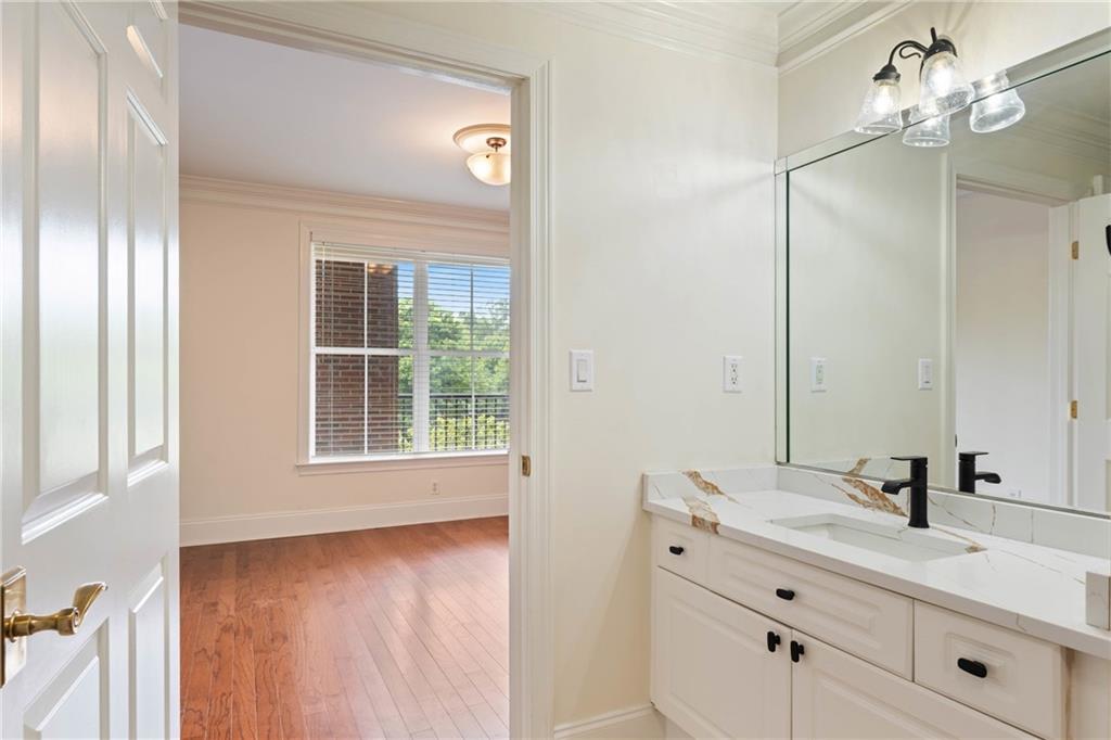 Roswell, Georgia, 30075, United States, 2 Bedrooms Bedrooms, ,3 BathroomsBathrooms,Residential,For Sale,1928798