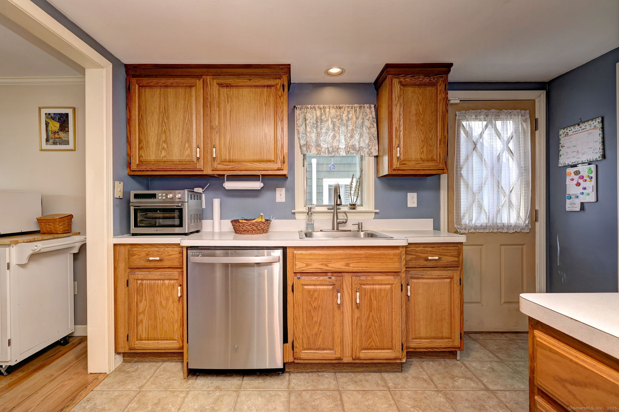 Milford, Connecticut, 06460, United States, 4 Bedrooms Bedrooms, ,3 BathroomsBathrooms,Residential,For Sale,1939362