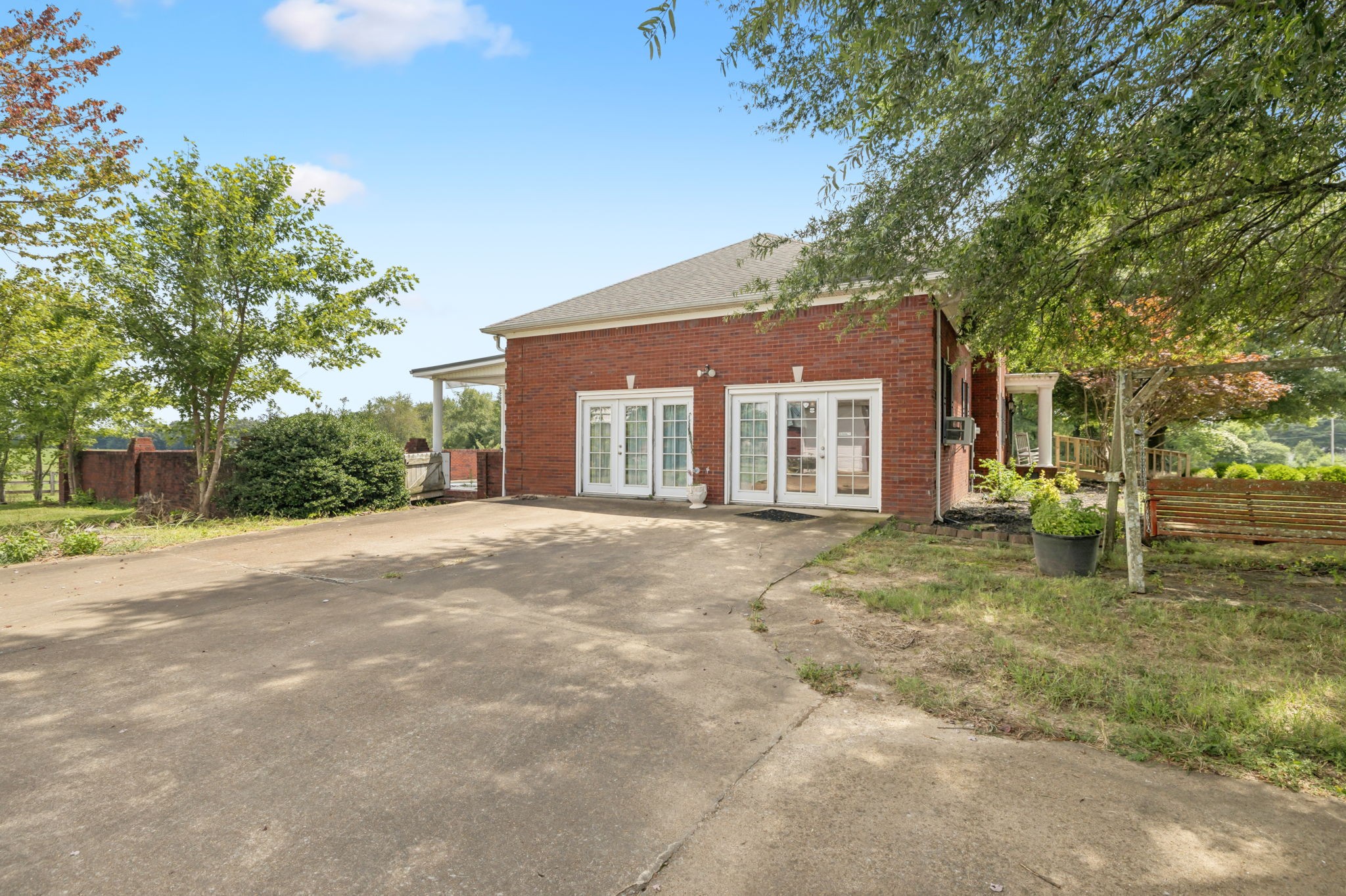 Lawrenceburg, Tennessee, 38464, United States, 5 Bedrooms Bedrooms, ,4 BathroomsBathrooms,Residential,For Sale,1967906