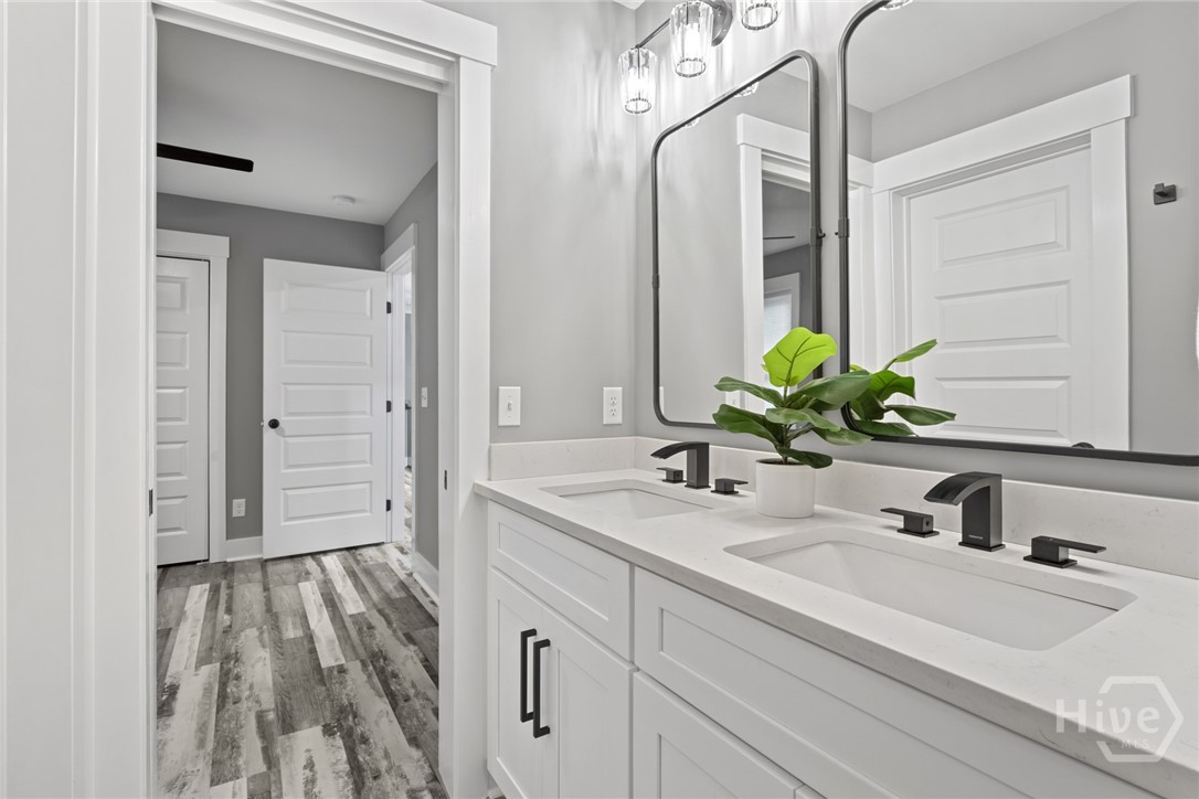 Savannah, Georgia, 31401, United States, 4 Bedrooms Bedrooms, ,3 BathroomsBathrooms,Residential,For Sale,1898819