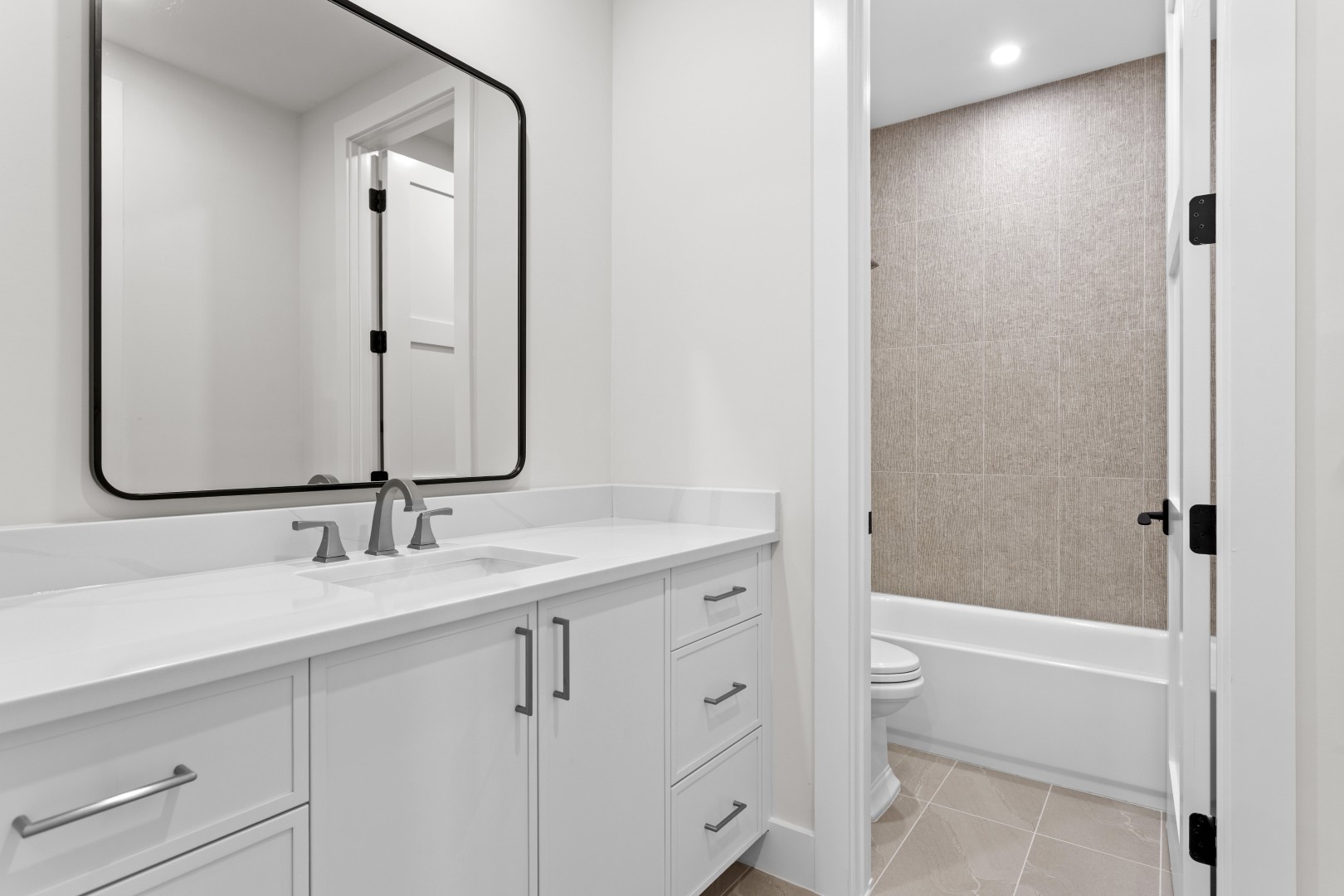 Tampa, Florida, 33629, United States, 5 Bedrooms Bedrooms, ,7 BathroomsBathrooms,Residential,For Sale,1993853