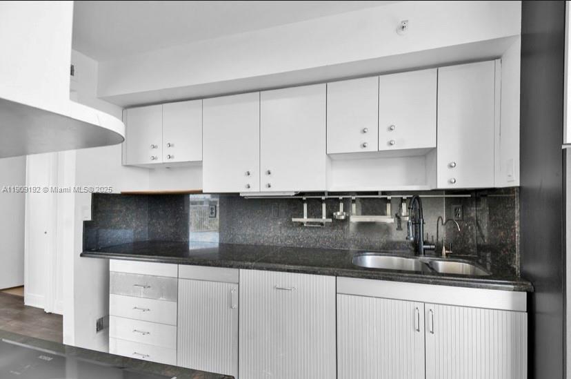 Miami Beach, Florida, 33139, United States, 2 Bedrooms Bedrooms, ,2 BathroomsBathrooms,Residential,For Sale,1988276