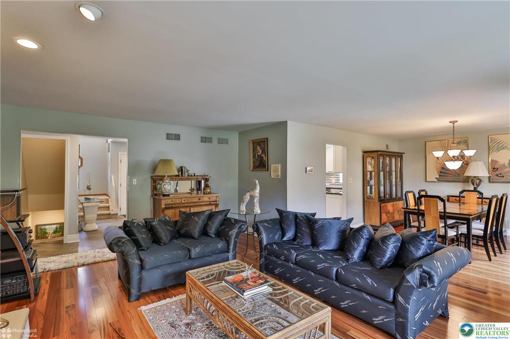 Bethlehem, Pennsylvania, 18017-3771, United States, 3 Bedrooms Bedrooms, ,3 BathroomsBathrooms,Residential,For Sale,2048203