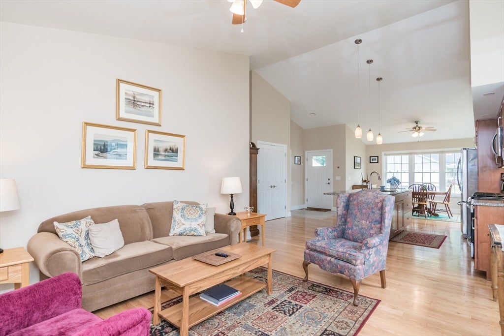 Deerfield, Massachusetts, 01373, United States, 2 Bedrooms Bedrooms, ,2 BathroomsBathrooms,Residential,For Sale,1941056