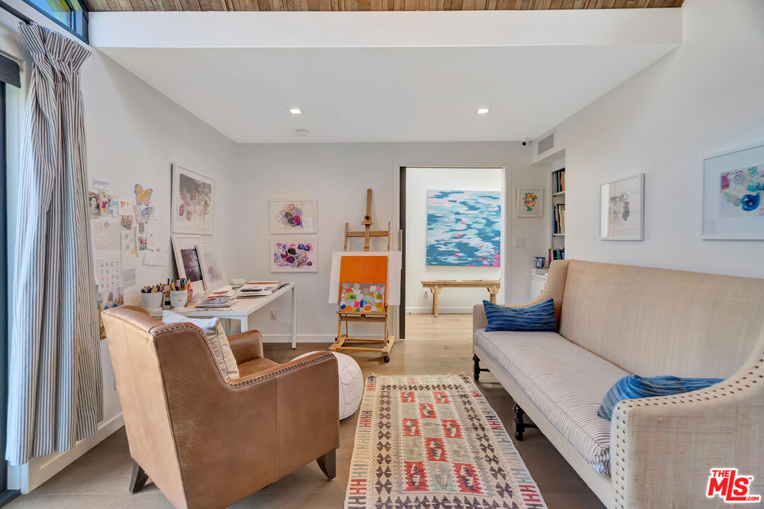 Malibu, California, 90265, United States, 4 Bedrooms Bedrooms, ,3 BathroomsBathrooms,Residential,For Sale,1925740