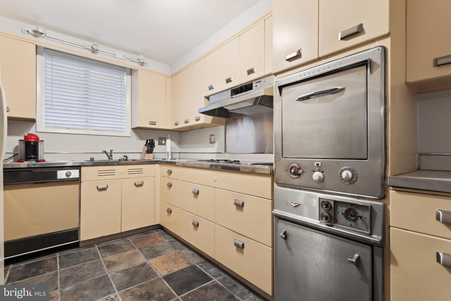 Baltimore, Maryland, 21218, United States, 5 Bedrooms Bedrooms, ,5 BathroomsBathrooms,Residential,For Sale,1770733