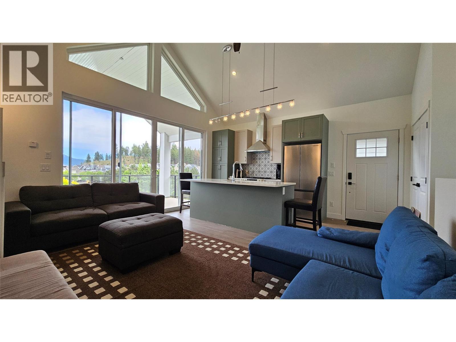 KELOWNA, British Columbia, V1Z 3R8, CA, 3 Bedrooms Bedrooms, ,2 BathroomsBathrooms,Residential,For Sale,1948634