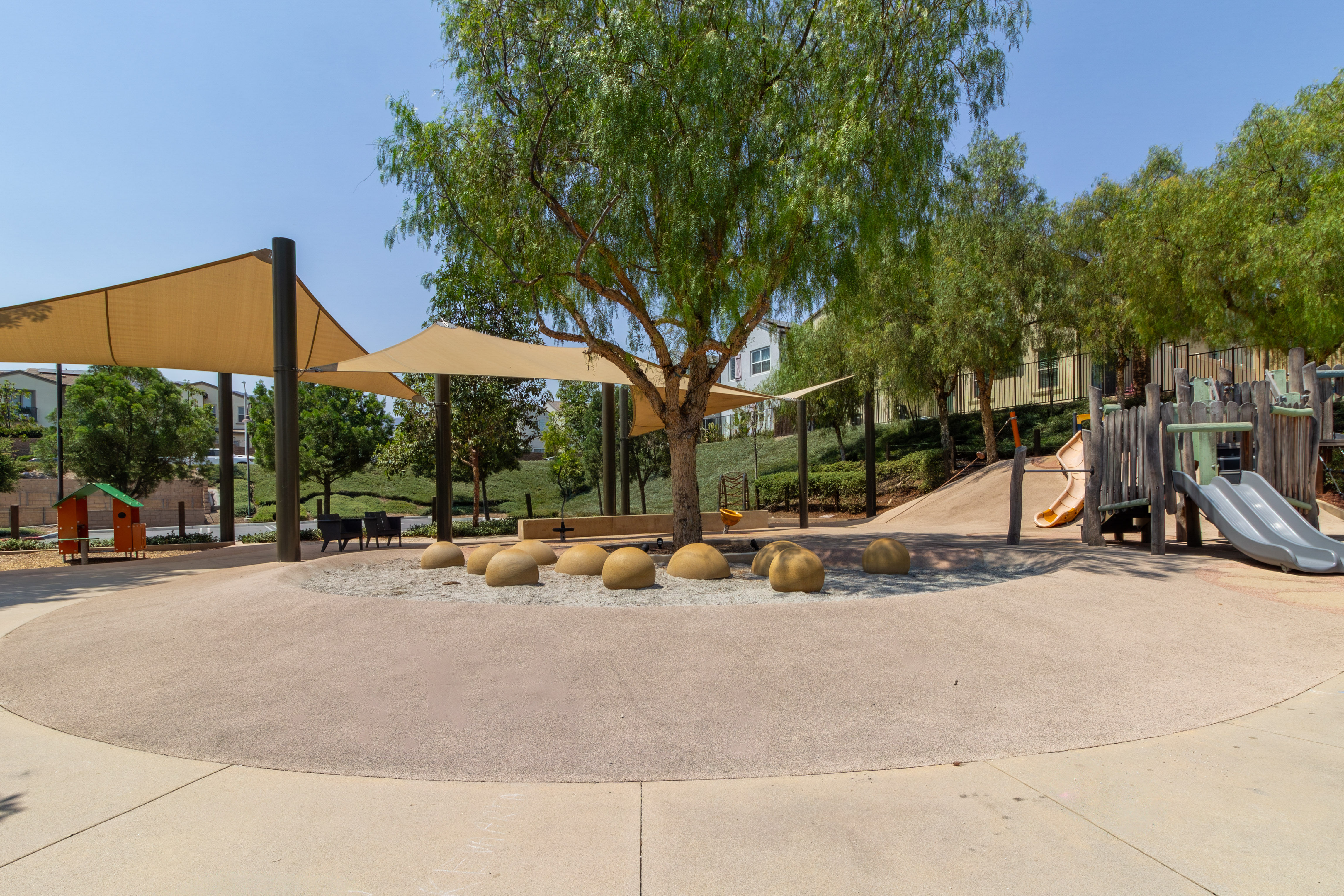 Corona, California, 92883, United States, 4 Bedrooms Bedrooms, ,3 BathroomsBathrooms,Residential,For Sale,1922003
