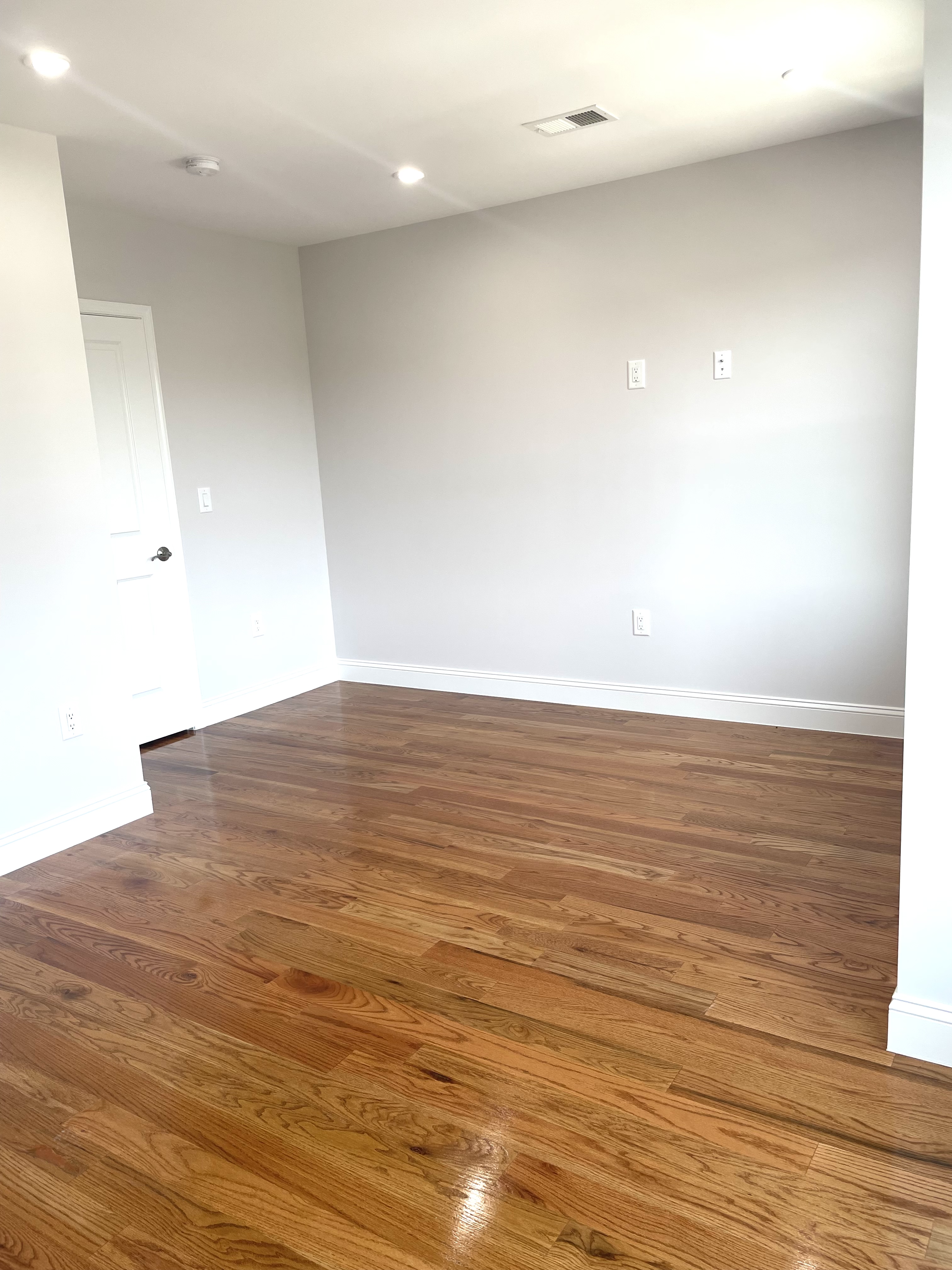 Secaucus, New Jersey, 07094, United States, 3 Bedrooms Bedrooms, ,4 BathroomsBathrooms,Residential,For Sale,1978174