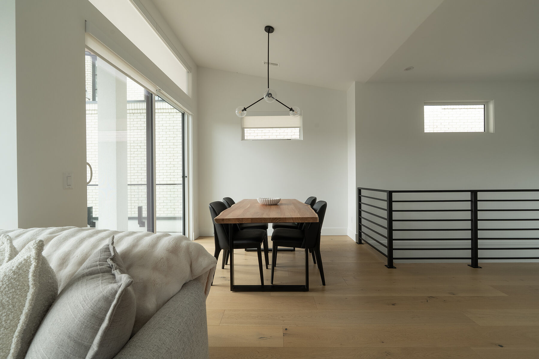  Luxury on the Abbott Corridor - 物件實景