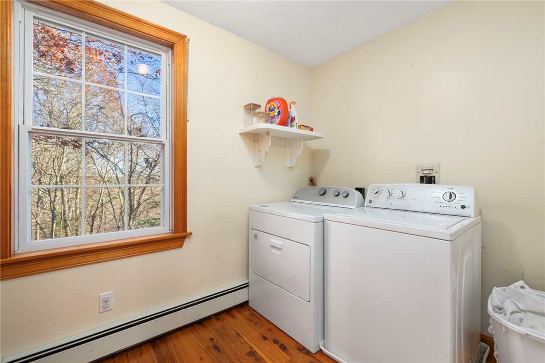 Richmond, Rhode Island, 02898, United States, 3 Bedrooms Bedrooms, ,3 BathroomsBathrooms,Residential,For Sale,1996089