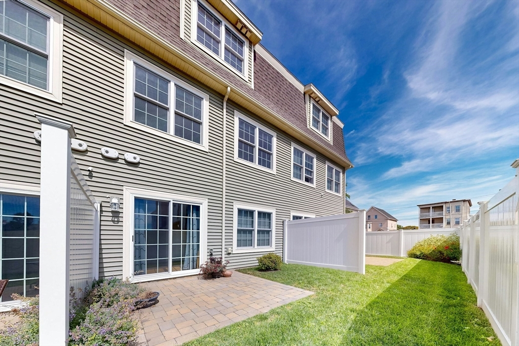 Lynn, Massachusetts, 01905, United States, 2 Bedrooms Bedrooms, ,2 BathroomsBathrooms,Residential,For Sale,1942525