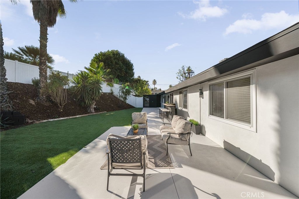 Woodland Hills, California, 91367, United States, 3 Bedrooms Bedrooms, ,2 BathroomsBathrooms,Residential,For Sale,1991959