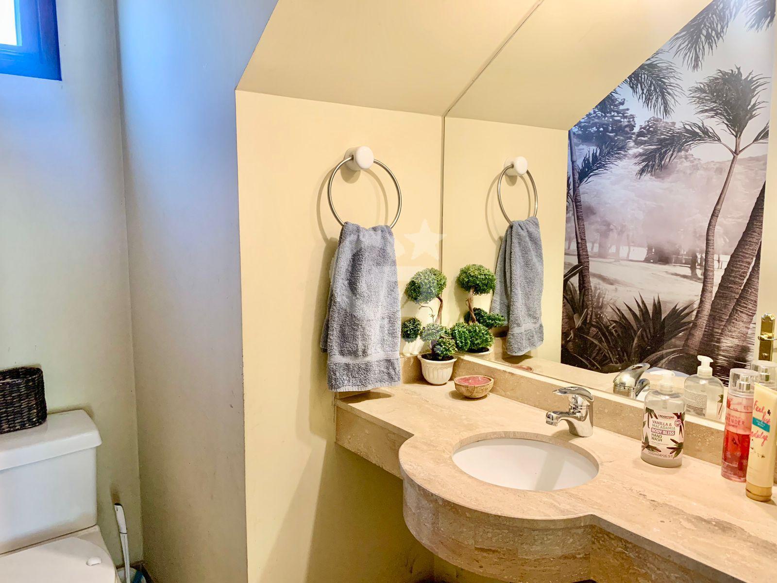 Lo Barnechea, Chile, 5 Bedrooms Bedrooms, ,4 BathroomsBathrooms,Residential,For Sale,1992100