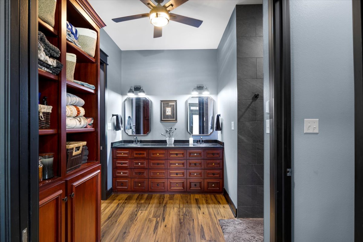 Long Branch, Texas, 75669, United States, 4 Bedrooms Bedrooms, ,4 BathroomsBathrooms,Residential,For Sale,1908688