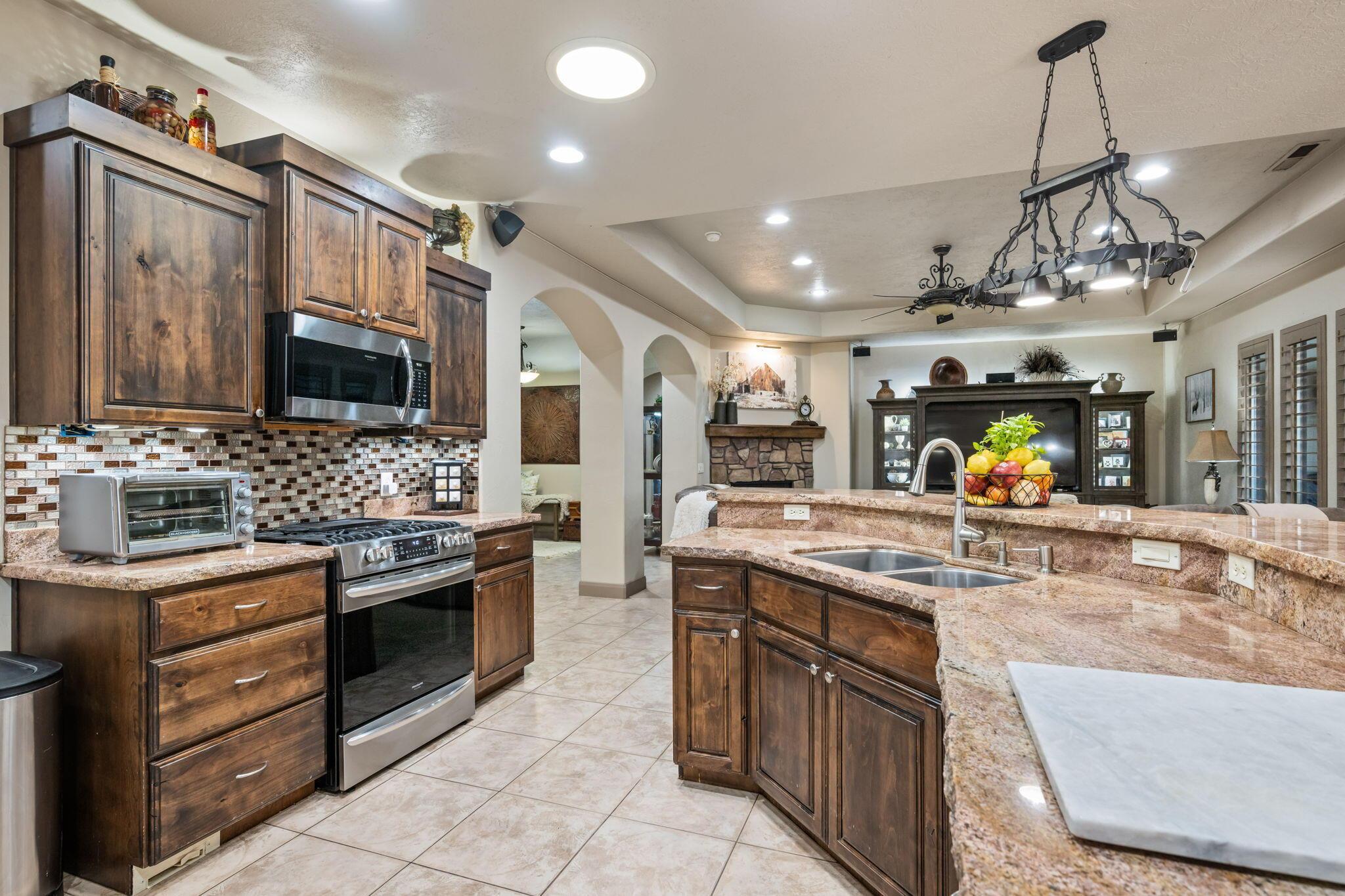 St George, Utah, 84790, United States, 4 Bedrooms Bedrooms, ,3 BathroomsBathrooms,Residential,For Sale,1931400