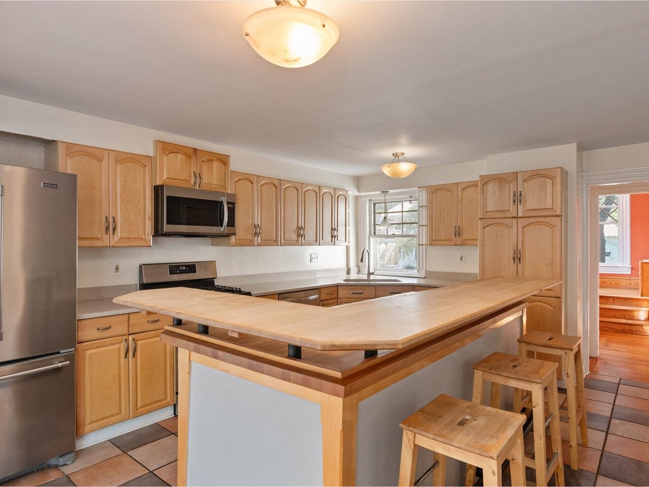 Burlington, Vermont, 05401, United States, 5 Bedrooms Bedrooms, ,2 BathroomsBathrooms,Residential,For Sale,1862244
