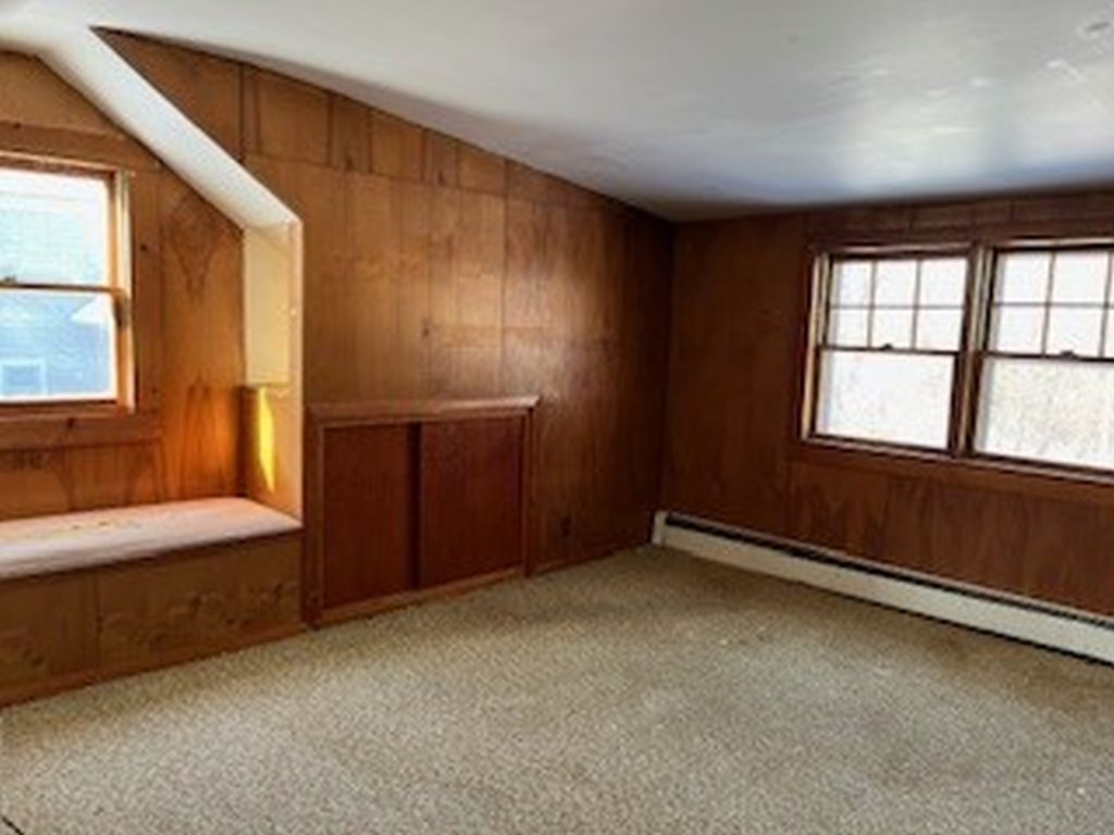 Portsmouth, New Hampshire, 03901, United States, 3 Bedrooms Bedrooms, ,1 BathroomBathrooms,Residential,For Sale,2005632