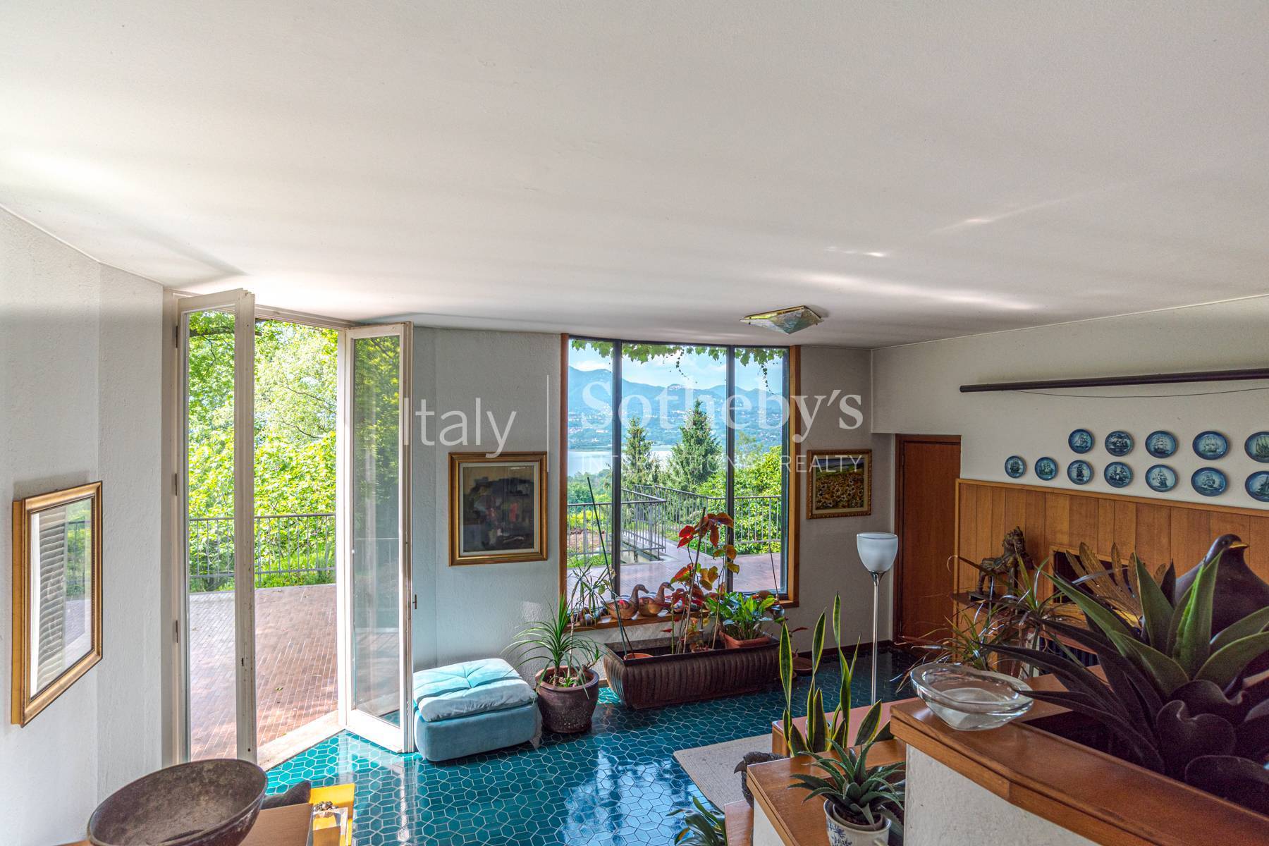  Inviting 1960s villa overlooking Lake Varese - 物件實景